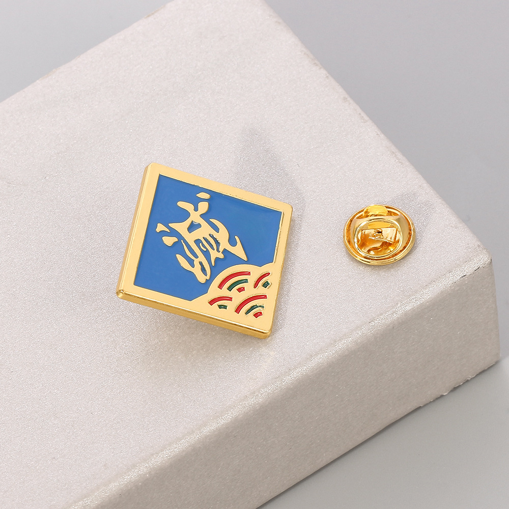 1pcs Anime Merchandise Pin Bad - Anime Merchandise Logo 评论和价格